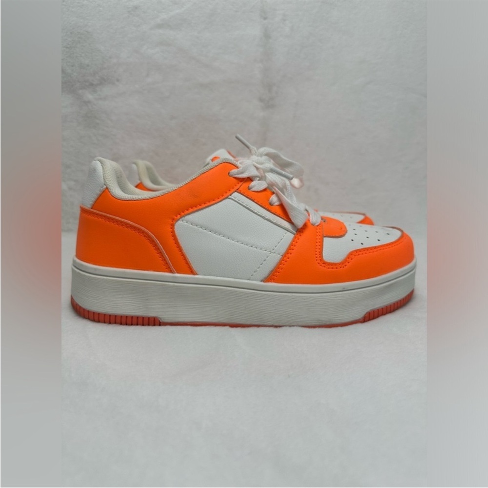 FASHION NOVA platform tennis shoes orange & white athletic shoes - SIZE: 7
